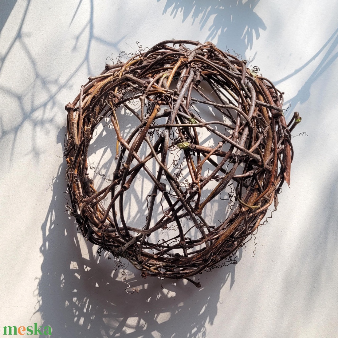 Természetes növénytámasz vadszőlő indából szőve  � félgömb forma, komposztálható - otthon & életmód - ház & kert - növény & veteményes - Meska.hu
