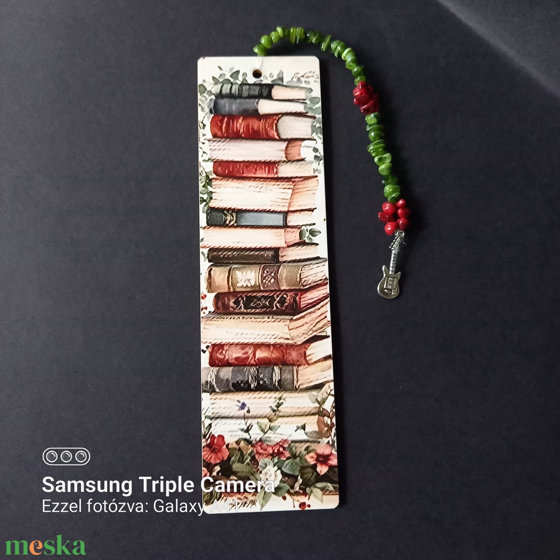 Könyves mintájú fa könyvjelző 19,5x5,5 cm egyedi gyöngyös díszítéssel  - könyv & zene - könyvjelző - Meska.hu