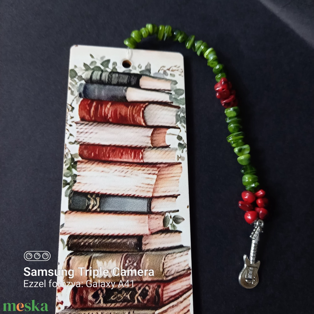 Könyves mintájú fa könyvjelző 19,5x5,5 cm egyedi gyöngyös díszítéssel  - könyv & zene - könyvjelző - Meska.hu