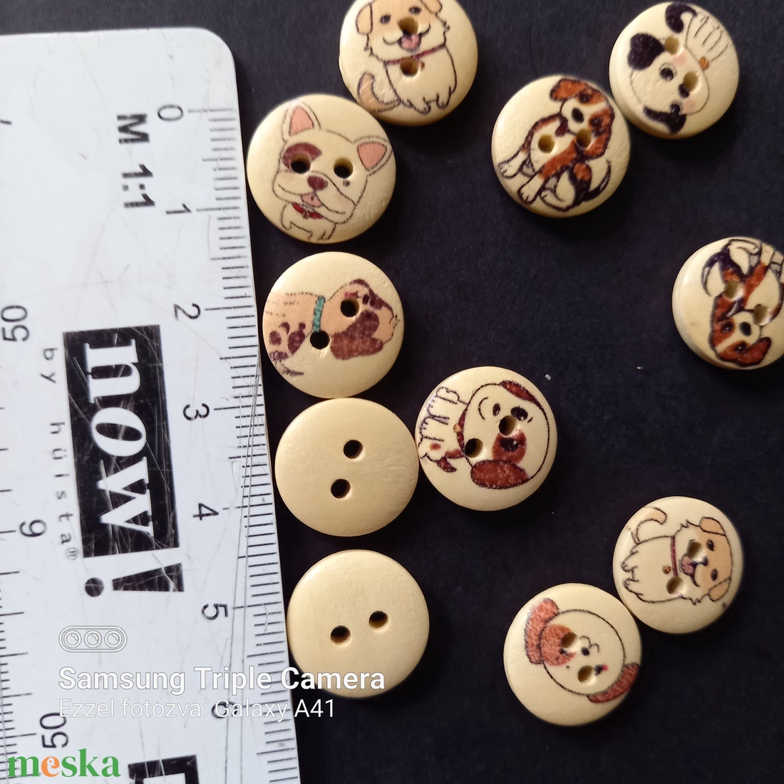 Kutyás mintájú 1,5 cm átmérőjű fa gomb csomag  - kellékek & szerszámok - rövidáru - gomb - fém gomb - Meska.hu