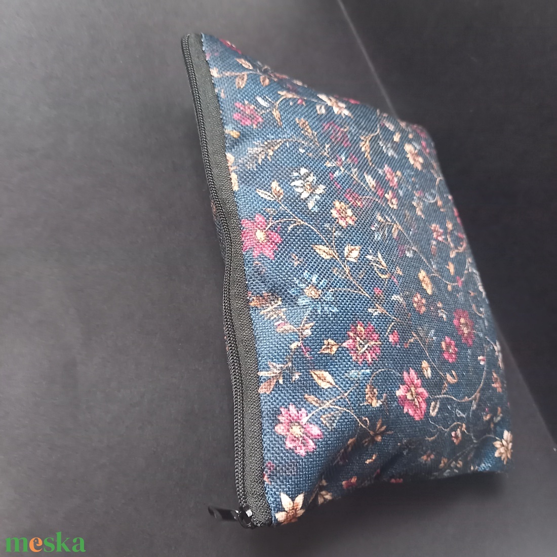 Apró virág mintájú neszeszer 19x21,5 cm - baba - mama - pelenkázó, babafürdető kellékek - pelenkázó neszeszer, pelenkatartó - Meska.hu