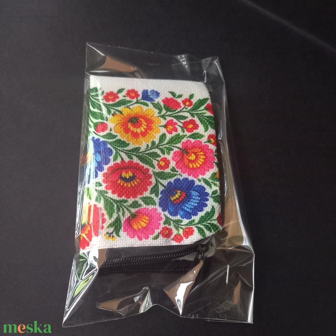 Hímzett virágos textil pénztárca,  kártyatartó - táska & tok - pénztárca & más tok - pénztárca - női pénztárca - Meska.hu