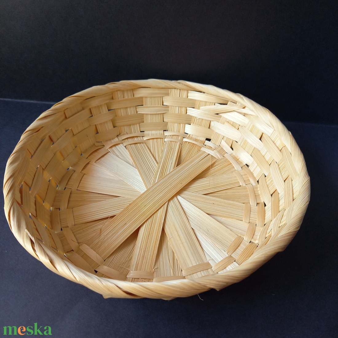 20 cm átmérőjű fonott kosárka dekoráláshoz  - kellékek & szerszámok - hobby fa alapanyag - egyéb fatermék - Meska.hu