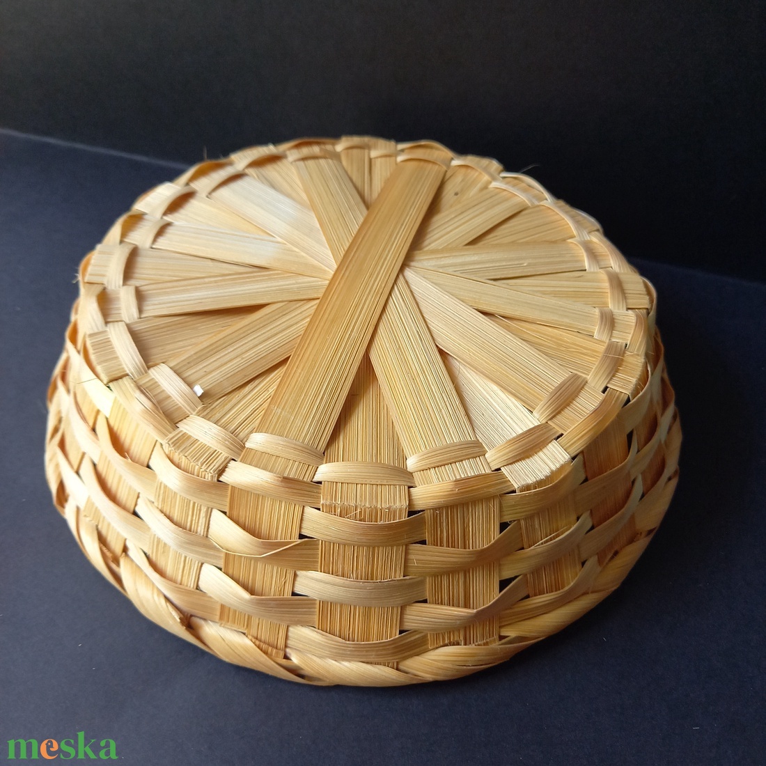 20 cm átmérőjű fonott kosárka dekoráláshoz  - kellékek & szerszámok - hobby fa alapanyag - egyéb fatermék - Meska.hu