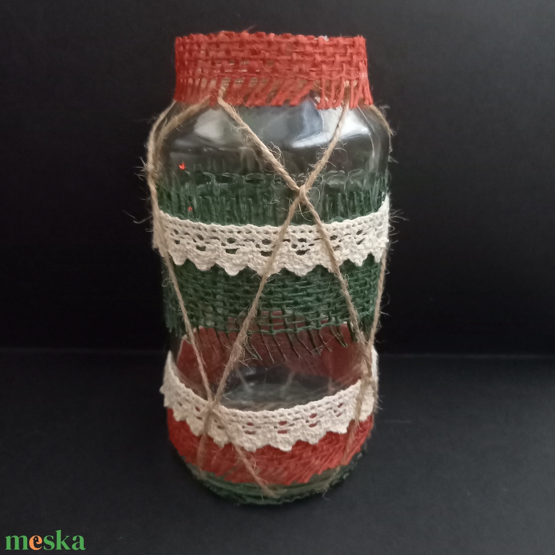 Egyedileg díszített üveg lámpás fényfüzérrel  - otthon & életmód - lámpa - asztali lámpa - Meska.hu