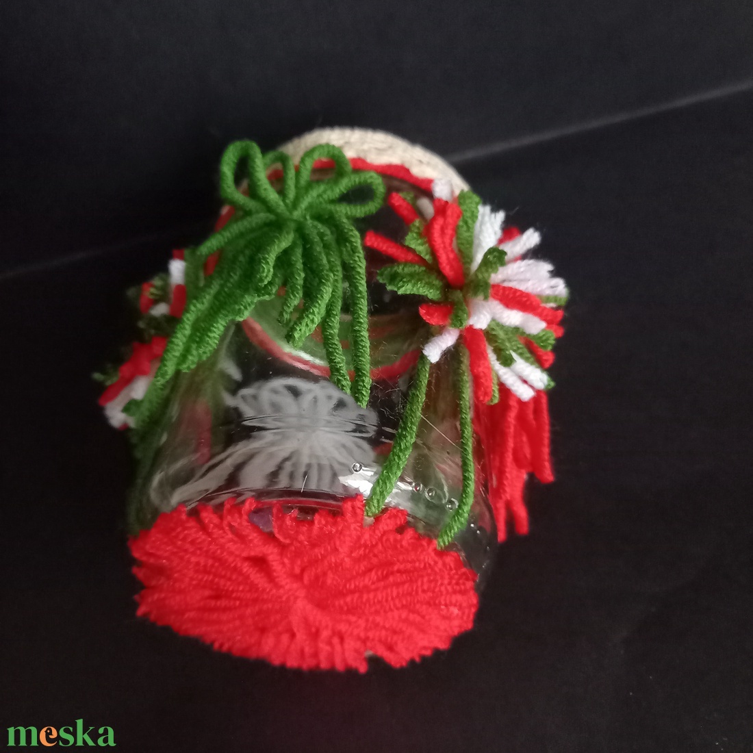 Egyedileg díszített üveg lámpás fényfüzérrel  - otthon & életmód - lámpa - asztali lámpa - Meska.hu