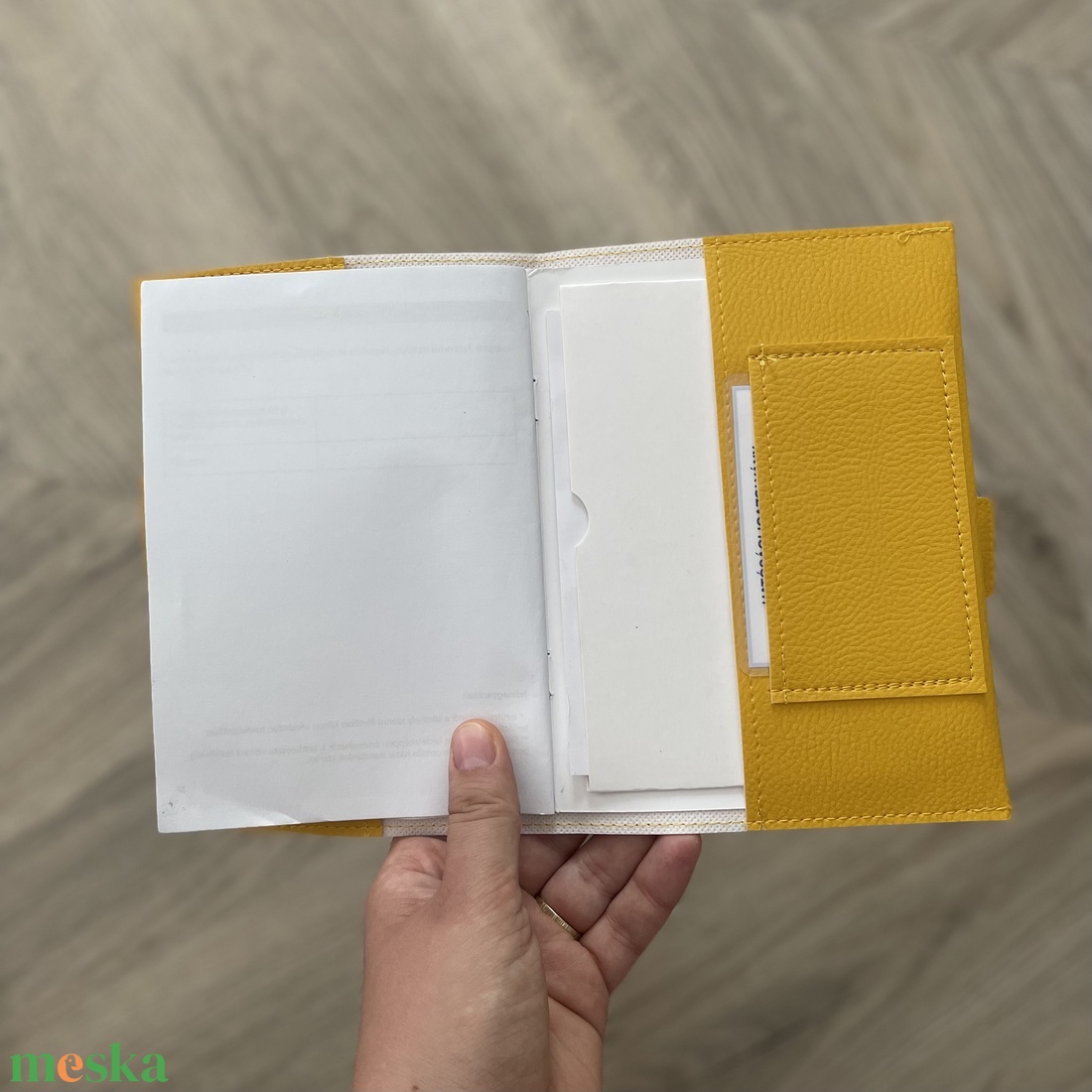 Sárga pillangós műbőr egészségügyi kiskönyv borító - táska & tok - pénztárca & más tok - kártyatartó & irattartó - Meska.hu