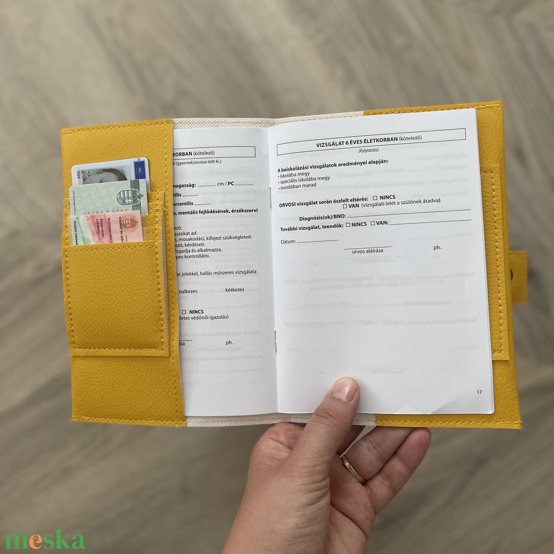 Sárga pillangós műbőr egészségügyi kiskönyv borító - táska & tok - pénztárca & más tok - kártyatartó & irattartó - Meska.hu
