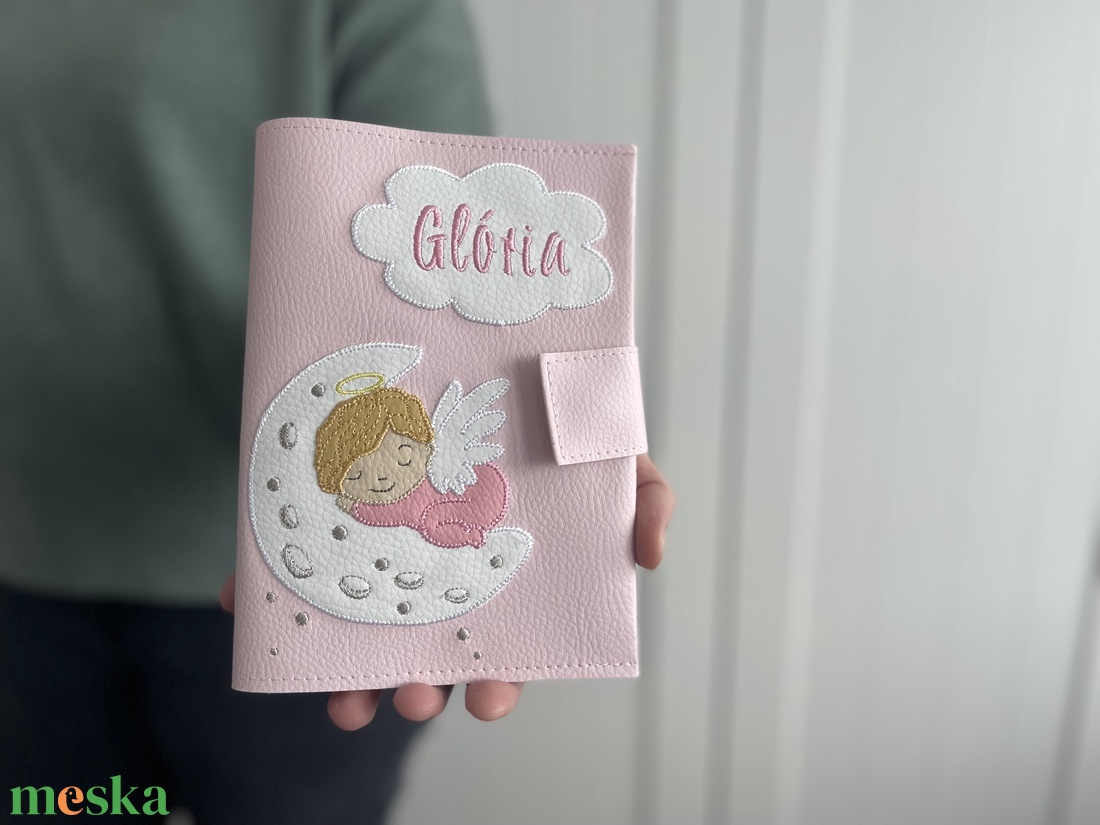 Világos rózsaszín alapon angyalka mintás kisgyerek irattartó és egészségügyi kiskönyv borító - táska & tok - pénztárca & más tok - kártyatartó & irattartó - Meska.hu
