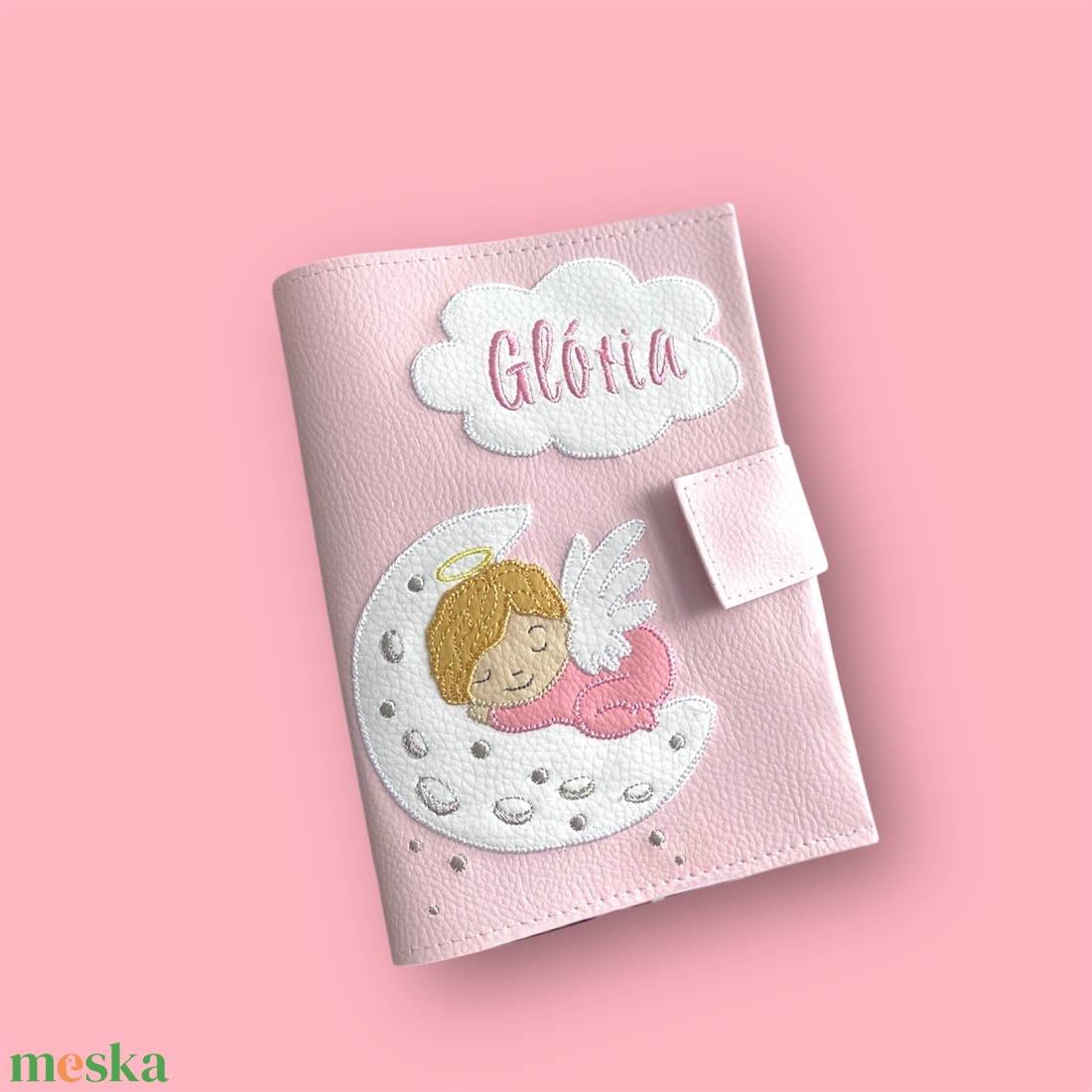 Púder alapon angyalka mintás egészségügyi kiskönyv borító és irattartó névhímzéssel - baba - mama - babaemlékek - egészségügyi kiskönyv borító - Meska.hu