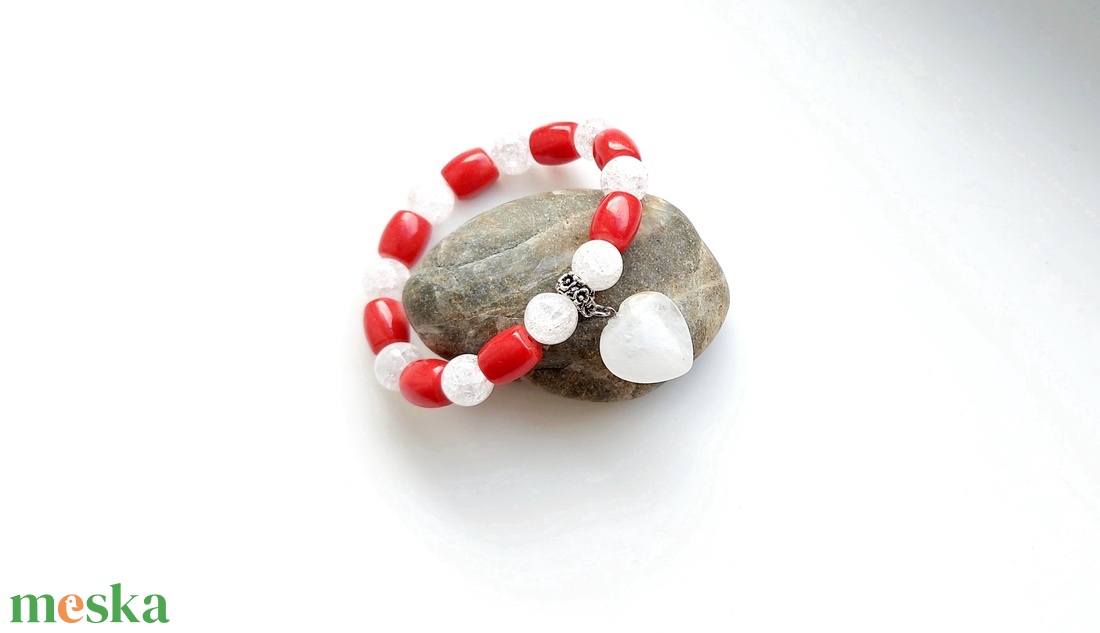 Szívemből - korall, hegyikristály ásványkarkötő, kristály medállal - ékszer - karkötő - gyöngyös karkötő - Meska.hu