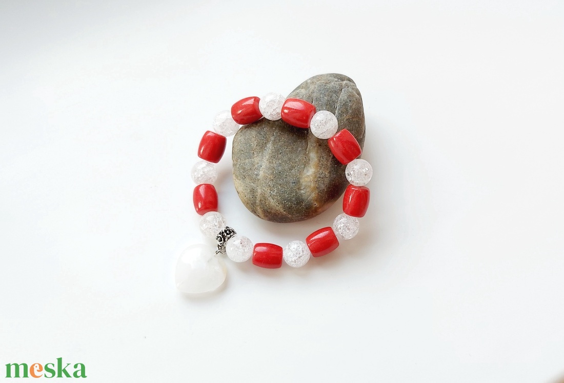 Szívemből - korall, hegyikristály ásványkarkötő, kristály medállal - ékszer - karkötő - gyöngyös karkötő - Meska.hu