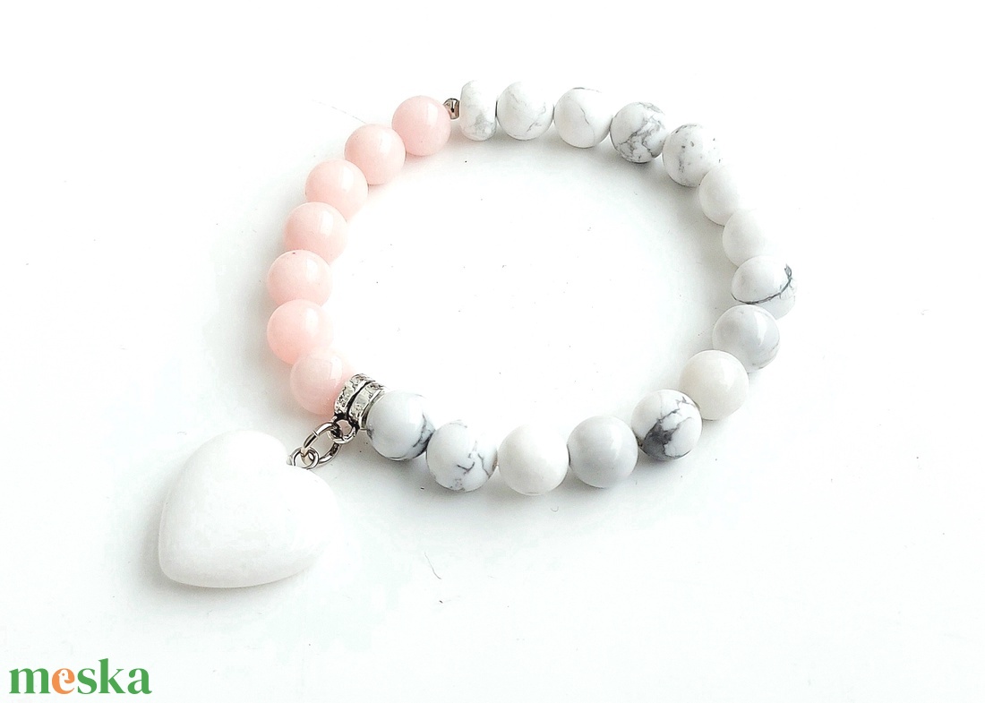 Marcipán szív - jáde, howlit ásványkarkötő jáde szív medállal - ékszer - karkötő - ásványkarkötő - Meska.hu