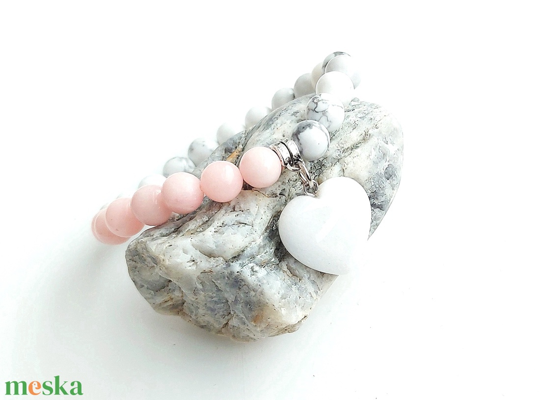 Marcipán szív - jáde, howlit ásványkarkötő jáde szív medállal - ékszer - karkötő - ásványkarkötő - Meska.hu