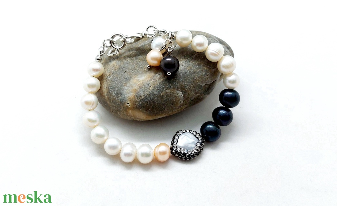 Gyöngyvarázs - igazgyöngyös ásványkarkötő - ékszer - karkötő - gyöngyös karkötő - Meska.hu