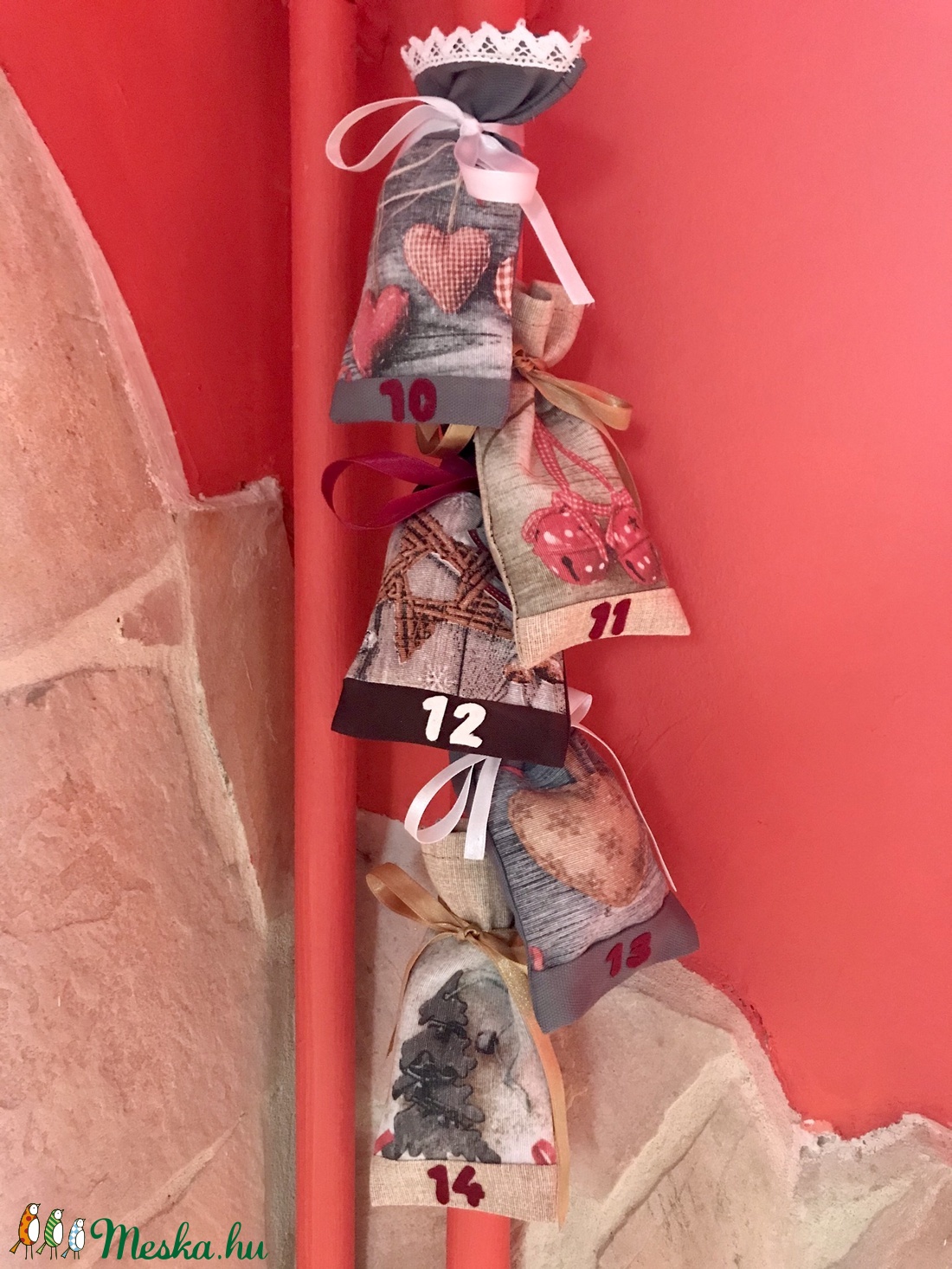 Textil adventi naptár, 24 db egyedi számozott zsák selyemszalaggal - karácsony - Meska.hu Textil adventi naptár, 24 db egyedi számozott zsák selyemszalaggal - karácsony - Meska.hu