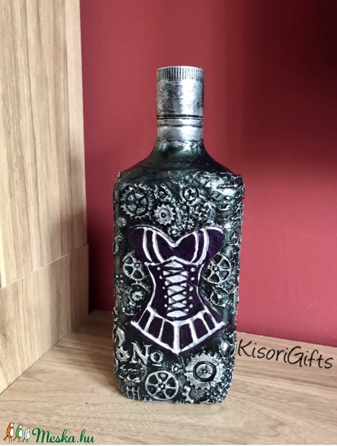 Legénybúcsúra, születésnapra steampunk whiskey-s üveg (0,7 L)  metál méregzöld - lila - otthon & lakás - dekoráció - asztal és polc dekoráció - díszüveg - Meska.hu