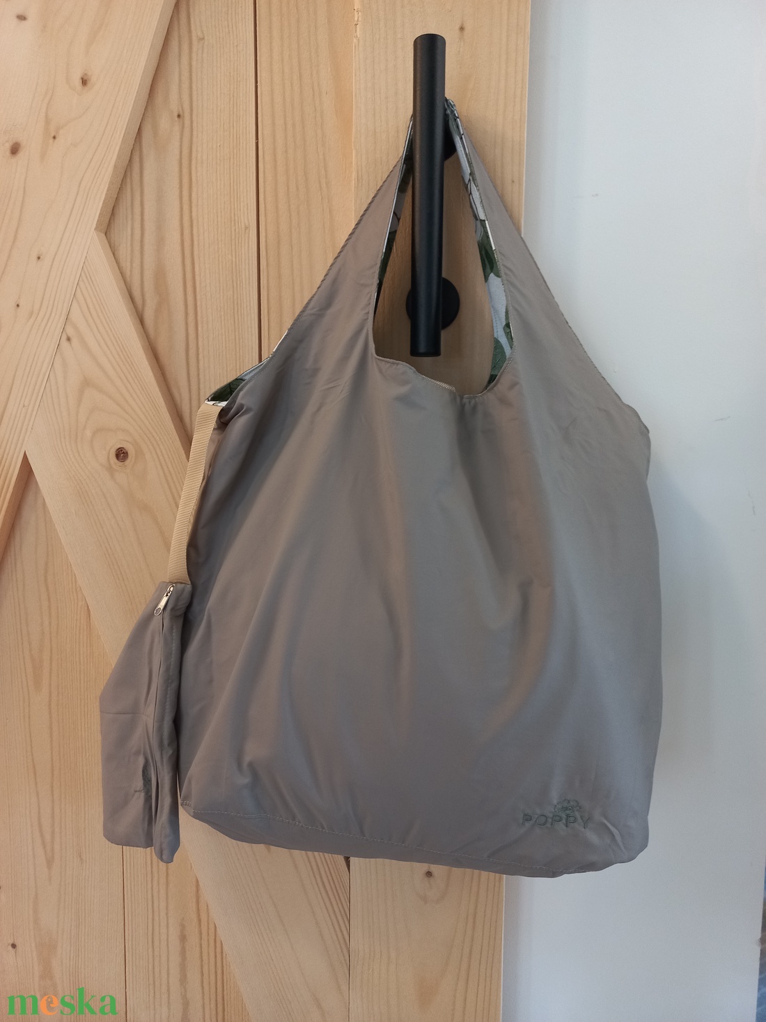 Poppy összecsukható bevásárlótáska / drapp leveles - táska & tok - bevásárlás & shopper táska - shopper, textiltáska, szatyor - Meska.hu