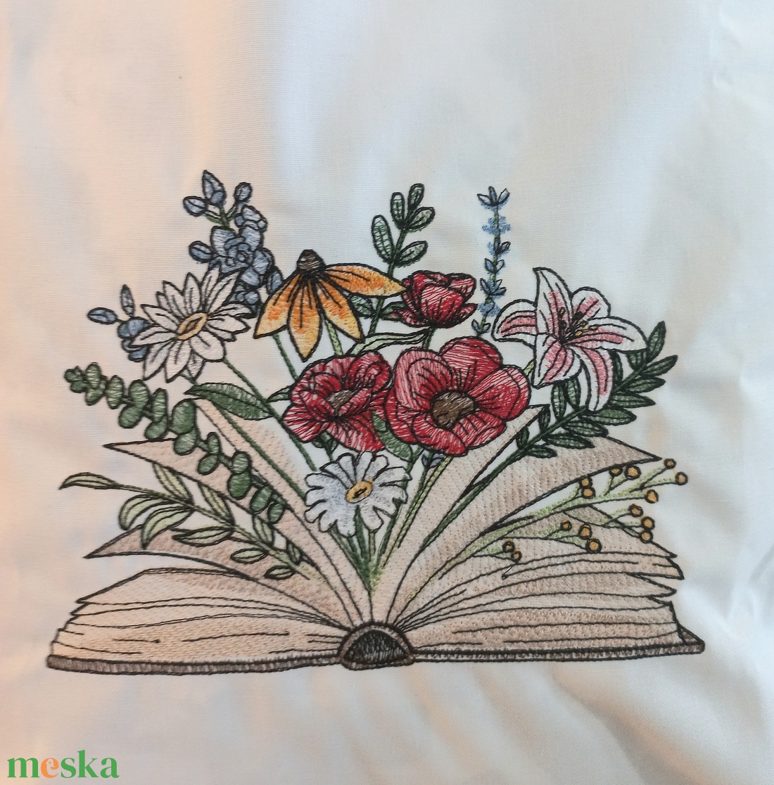 Könyves hímzett vászontáska  - táska & tok - bevásárlás & shopper táska - kenyeres zsák - Meska.hu