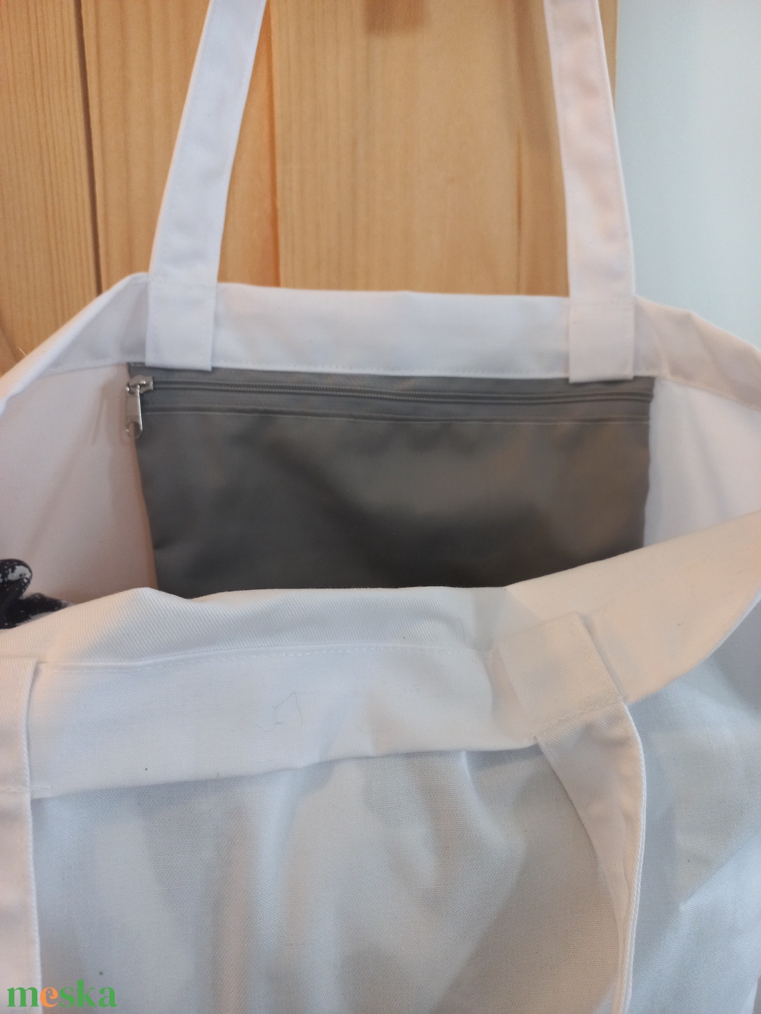 Könyves hímzett vászontáska  - táska & tok - bevásárlás & shopper táska - kenyeres zsák - Meska.hu