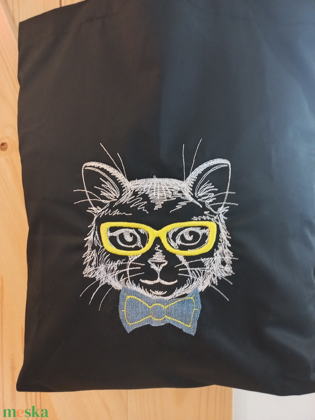 Macskás hímzett vászontáska - táska & tok - bevásárlás & shopper táska - kenyeres zsák - Meska.hu Macskás hímzett vászontáska - táska & tok - bevásárlás & shopper táska - kenyeres zsák - Meska.hu