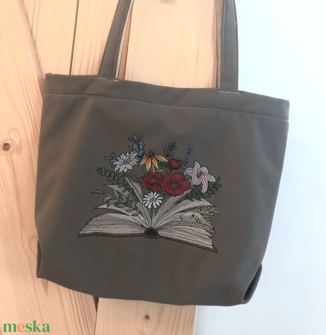 Kistáska könyves hímzéssel - táska & tok - bevásárlás & shopper táska - shopper, textiltáska, szatyor - Meska.hu