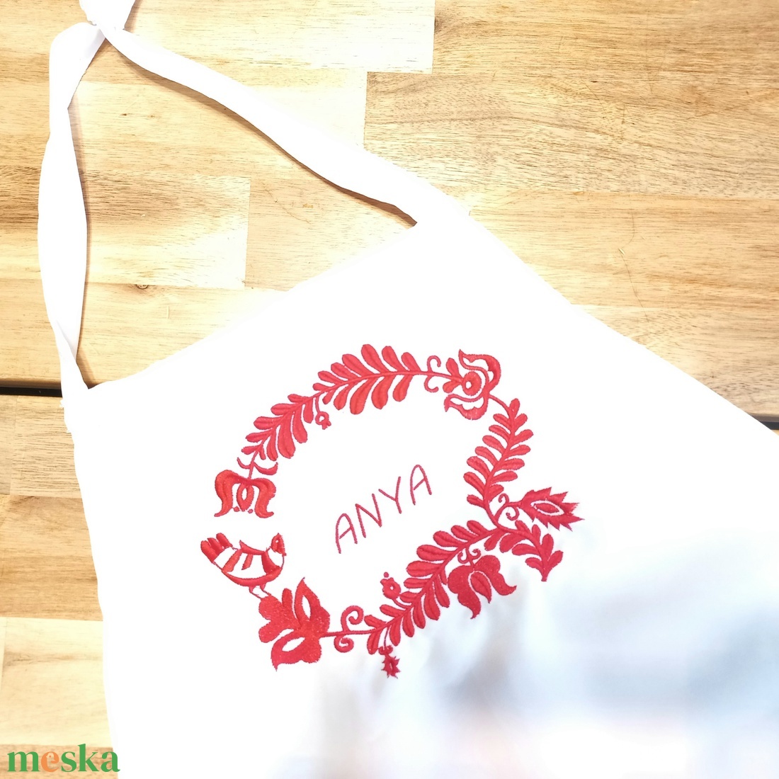 Hímzett kötény-népmesés ANYA - otthon & életmód - konyhafelszerelés, tálalás - konyhai textil - kötény - Meska.hu Hímzett kötény-népmesés ANYA - otthon & életmód - konyhafelszerelés, tálalás - konyhai textil - kötény - Meska.hu