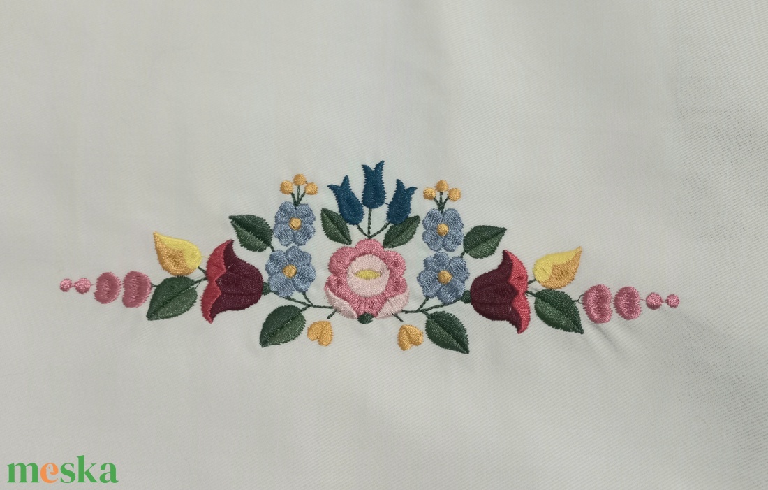 Hímzett PAMUT kötény-kalocsa fűzér - otthon & életmód - konyhafelszerelés, tálalás - konyhai textil - kötény - Meska.hu Hímzett PAMUT kötény-kalocsa fűzér - otthon & életmód - konyhafelszerelés, tálalás - konyhai textil - kötény - Meska.hu