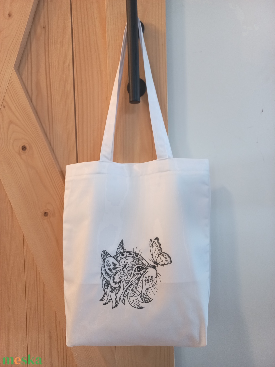 Pillangós cica hímzéses vászontáska - táska & tok - bevásárlás & shopper táska - kenyeres zsák - Meska.hu Pillangós cica hímzéses vászontáska - táska & tok - bevásárlás & shopper táska - kenyeres zsák - Meska.hu