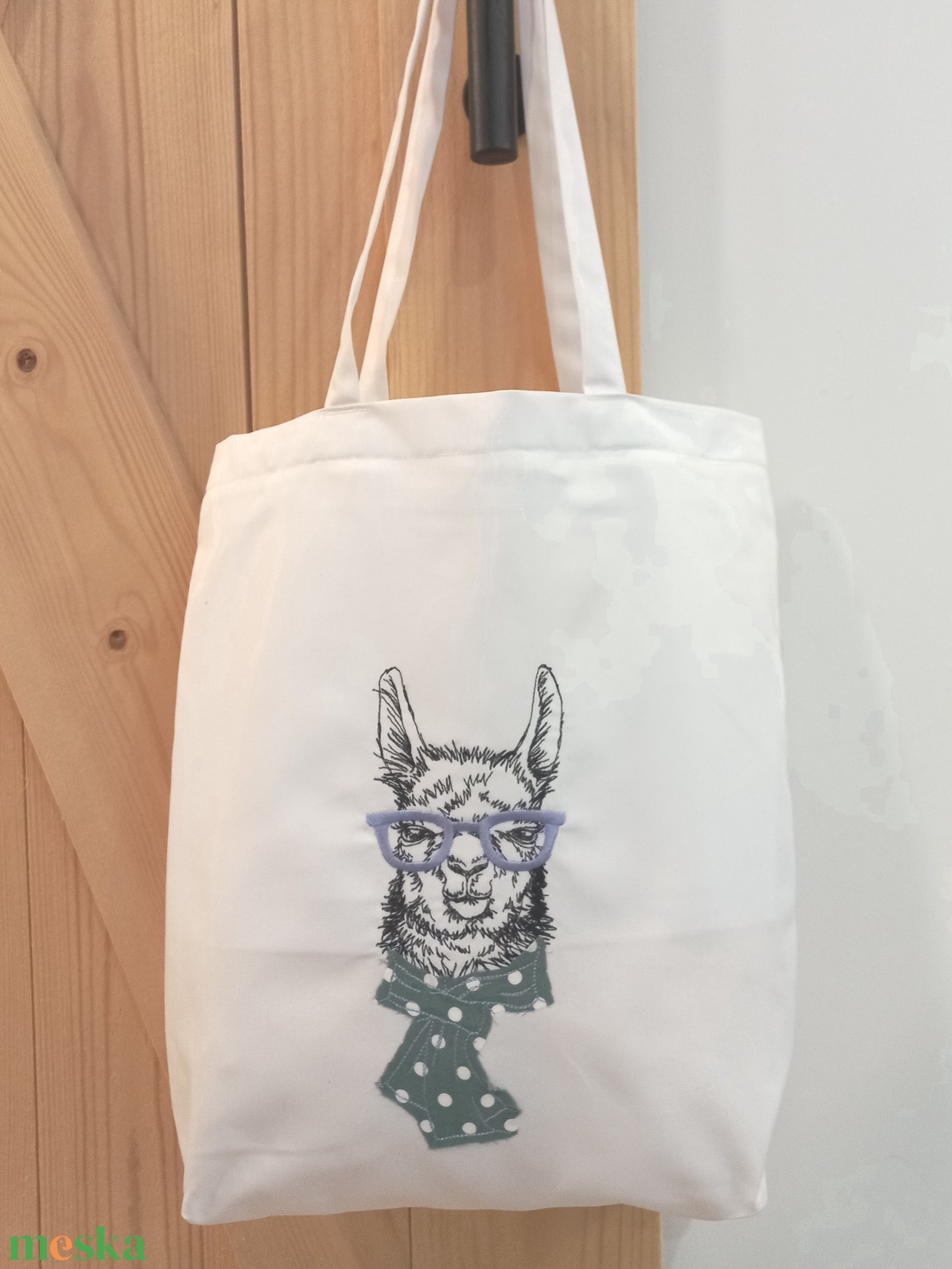 Hímzett vászontáska / láma virágos sállal - táska & tok - bevásárlás & shopper táska - shopper, textiltáska, szatyor - Meska.hu