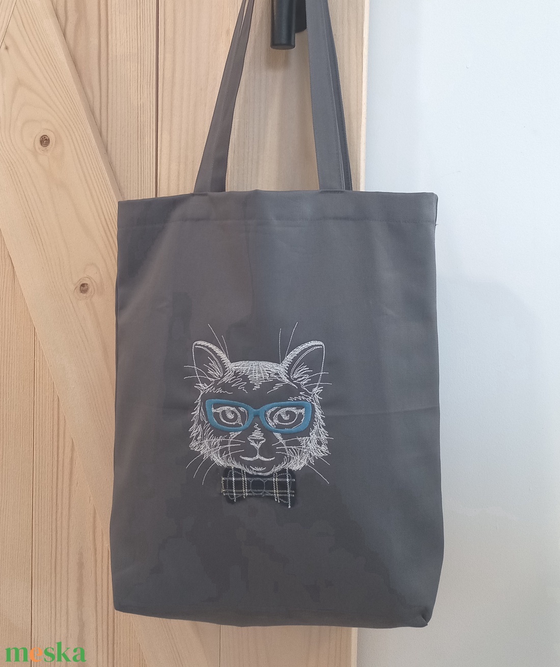 Szürke hímzett vászontáska / macska - táska & tok - bevásárlás & shopper táska - kenyeres zsák - Meska.hu