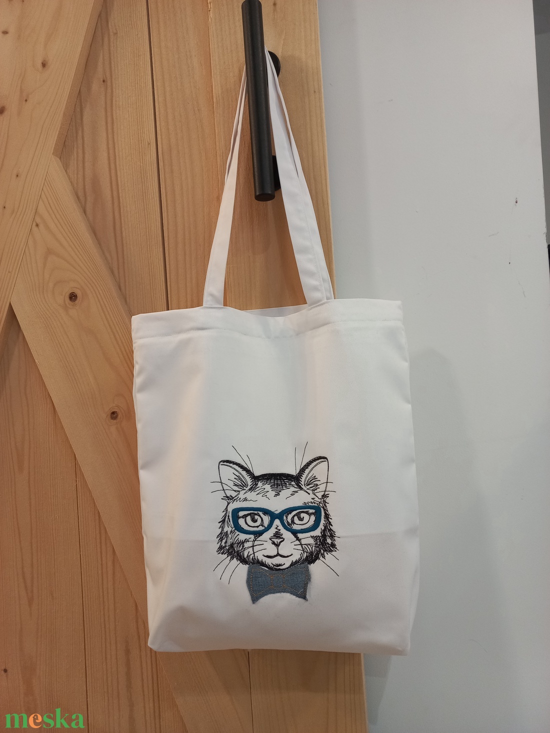 Hímzett vászontáska / macska hímzéssel - táska & tok - bevásárlás & shopper táska - shopper, textiltáska, szatyor - Meska.hu
