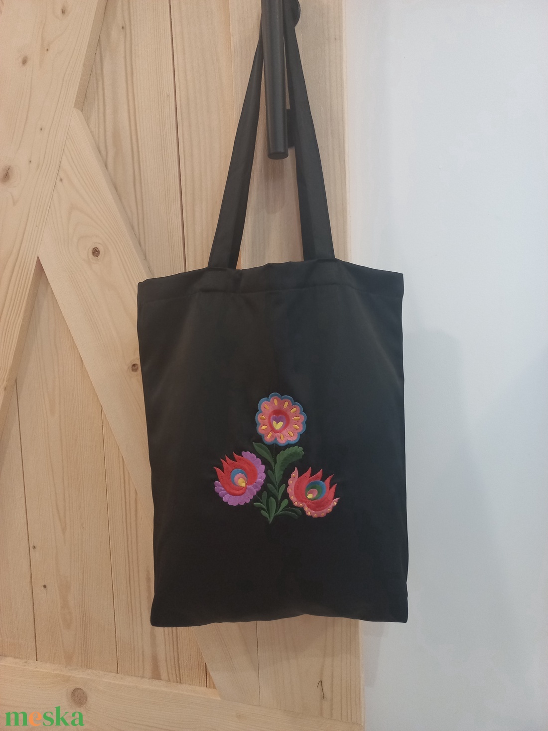 Hímzett vászontáska / fekete matyó csokor - táska & tok - bevásárlás & shopper táska - shopper, textiltáska, szatyor - Meska.hu