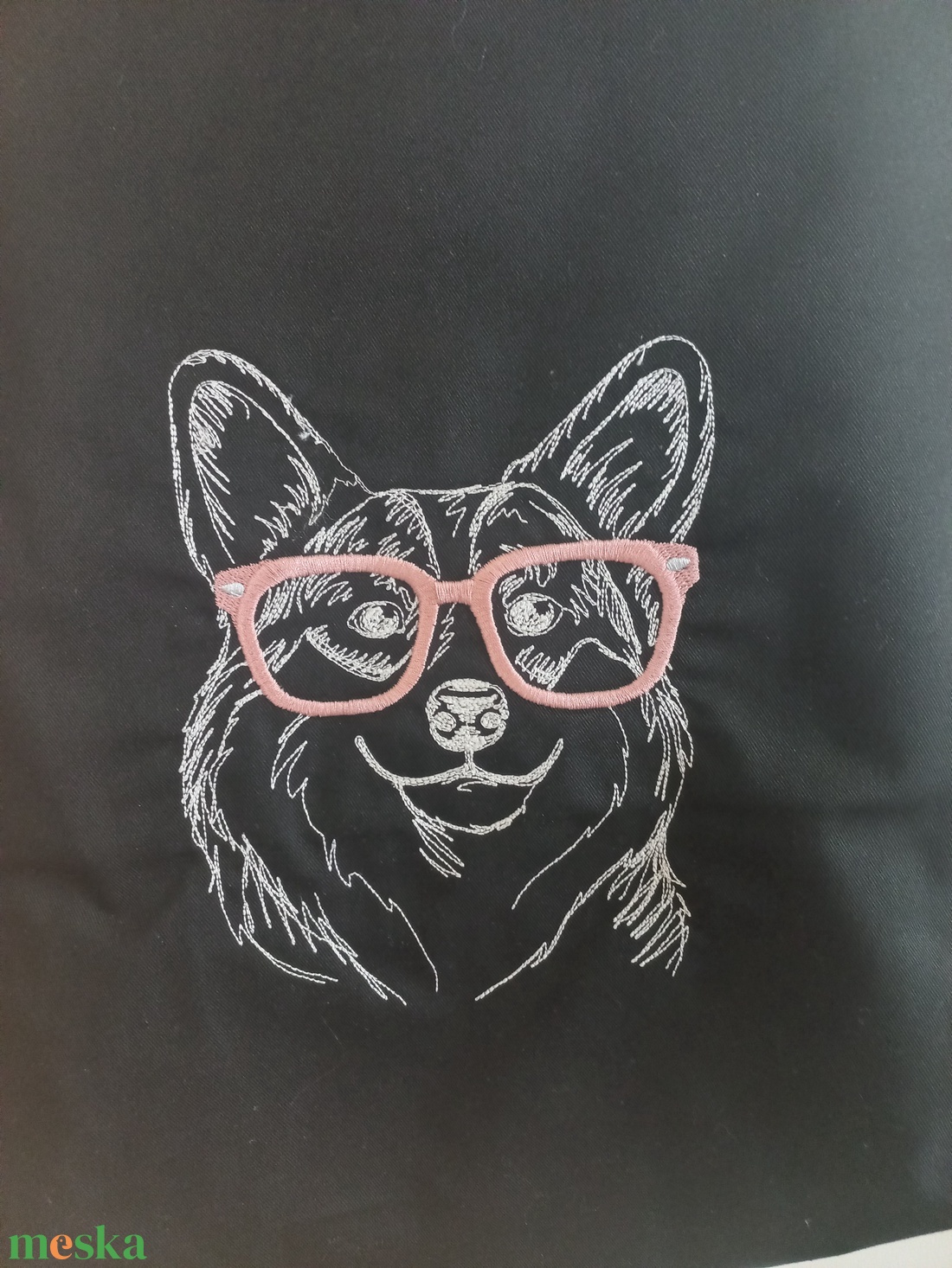 Hímzett vászontáska / fekete kutyás - táska & tok - bevásárlás & shopper táska - shopper, textiltáska, szatyor - Meska.hu