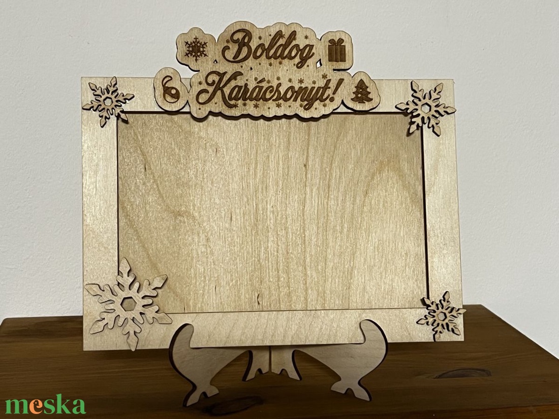 Boldog Karácsonyt! Fa fényképtartó ünnepi, személyre szabható karácsonyi dekoráció - karácsony - karácsonyi lakásdekoráció - karácsonyfadíszek - Meska.hu Boldog Karácsonyt! Fa fényképtartó ünnepi, személyre szabható karácsonyi dekoráció - karácsony - karácsonyi lakásdekoráció - karácsonyfadíszek - Meska.hu