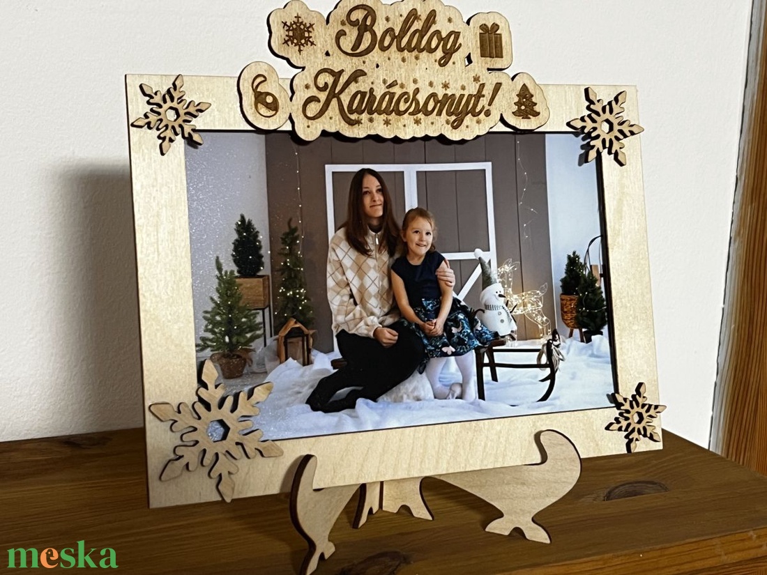 Boldog Karácsonyt! Fa fényképtartó ünnepi, személyre szabható karácsonyi dekoráció - karácsony - karácsonyi lakásdekoráció - karácsonyfadíszek - Meska.hu Boldog Karácsonyt! Fa fényképtartó ünnepi, személyre szabható karácsonyi dekoráció - karácsony - karácsonyi lakásdekoráció - karácsonyfadíszek - Meska.hu