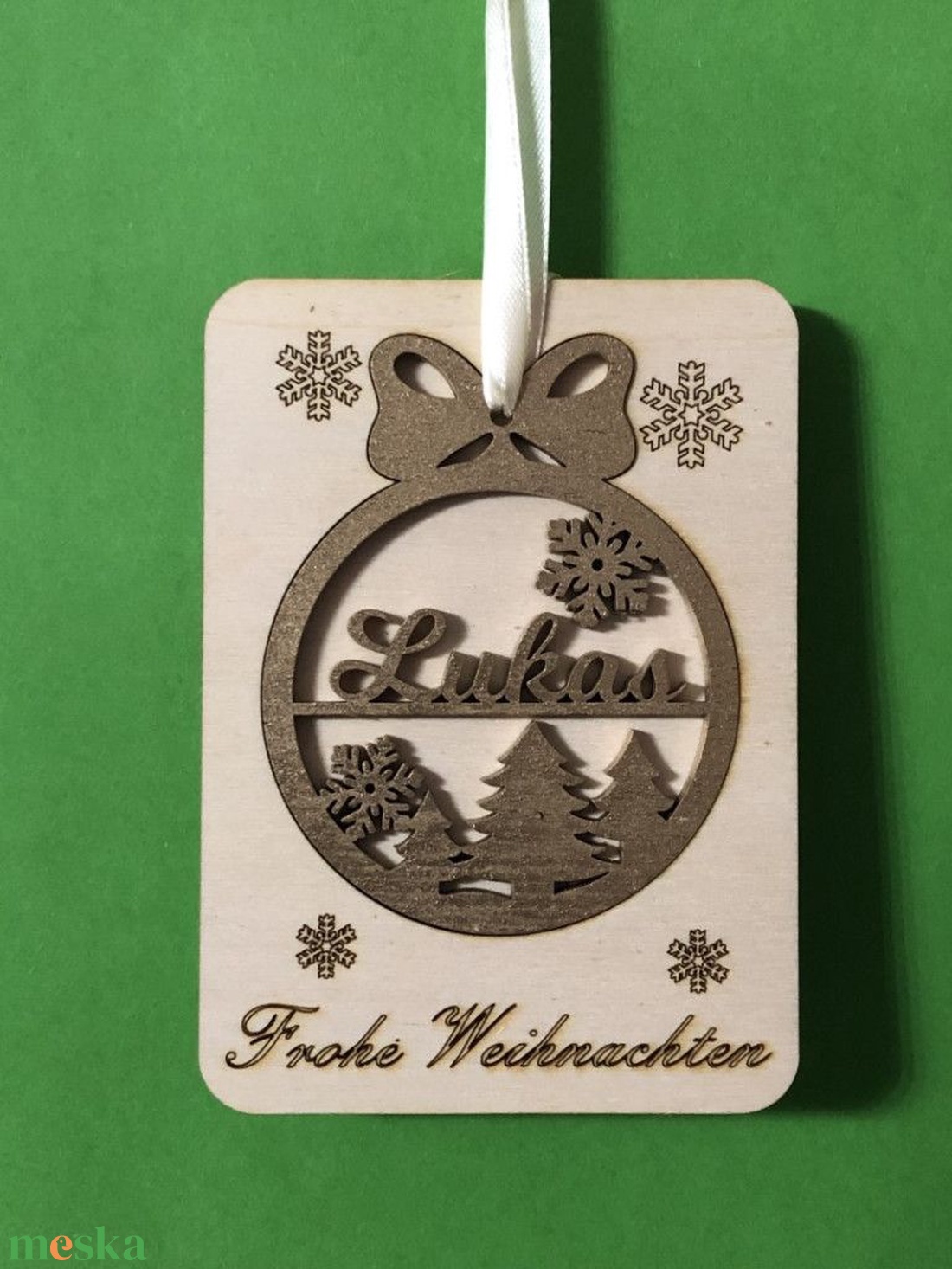 Karácsonyfa gömbbel üdvözlőlap  egyedi feliratos és névre szóló ünnepi dísz - karácsony - karácsonyi lakásdekoráció - karácsonyfadíszek - Meska.hu