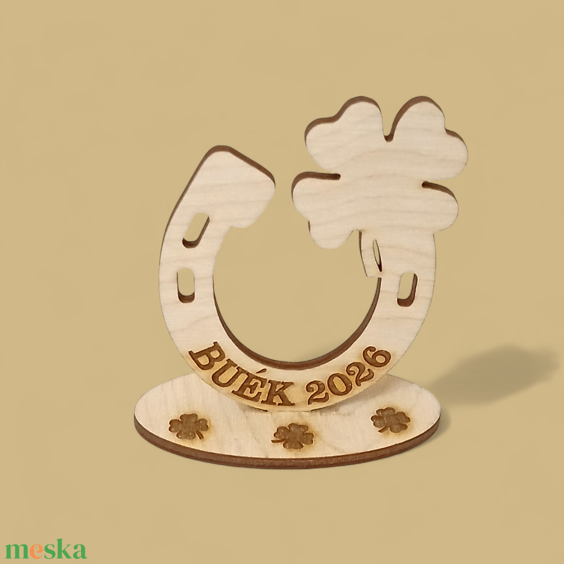 Szerencsehozó Talpas Patkó Dekoráció � Újévi Asztaldísz (BUÉK 2026) - otthon & életmód - dekoráció - dísztárgy - Meska.hu