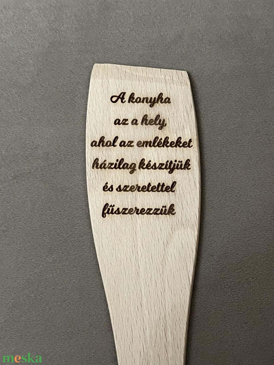 A konyha az otthon szíve � Gravírozott Fa Fakanál Idézettel � Fali Dekoráció - otthon & életmód - konyhafelszerelés, tálalás - sütés, főzés - fakanál & fakanáltartó - Meska.hu
