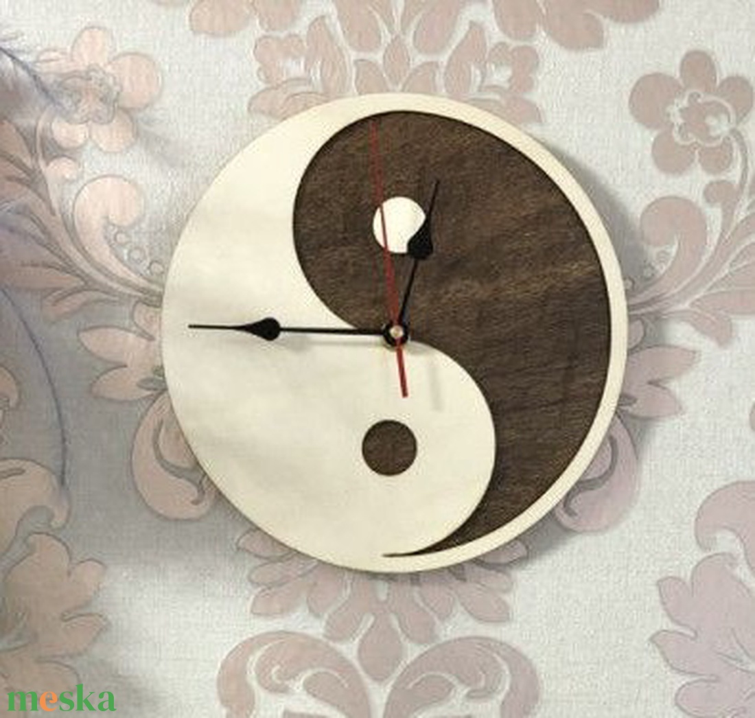 Yin�Yang Harmónia Prémium Fa Falióra � 20 cm Csendes Óraszerkezettel, Natúr és Dió Kontraszttal - otthon & életmód - dekoráció - fali és függő dekoráció - falióra & óra - Meska.hu