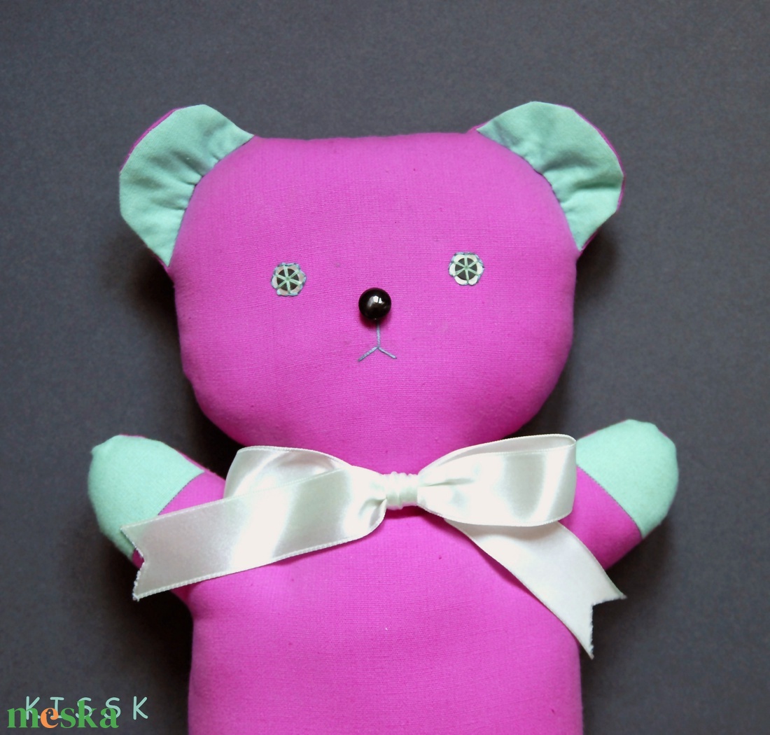 Pink Mackó türkiz fülekkel - játék & sport - plüssállat & játékfigura - maci - Meska.hu Pink Mackó türkiz fülekkel - játék & sport - plüssállat & játékfigura - maci - Meska.hu