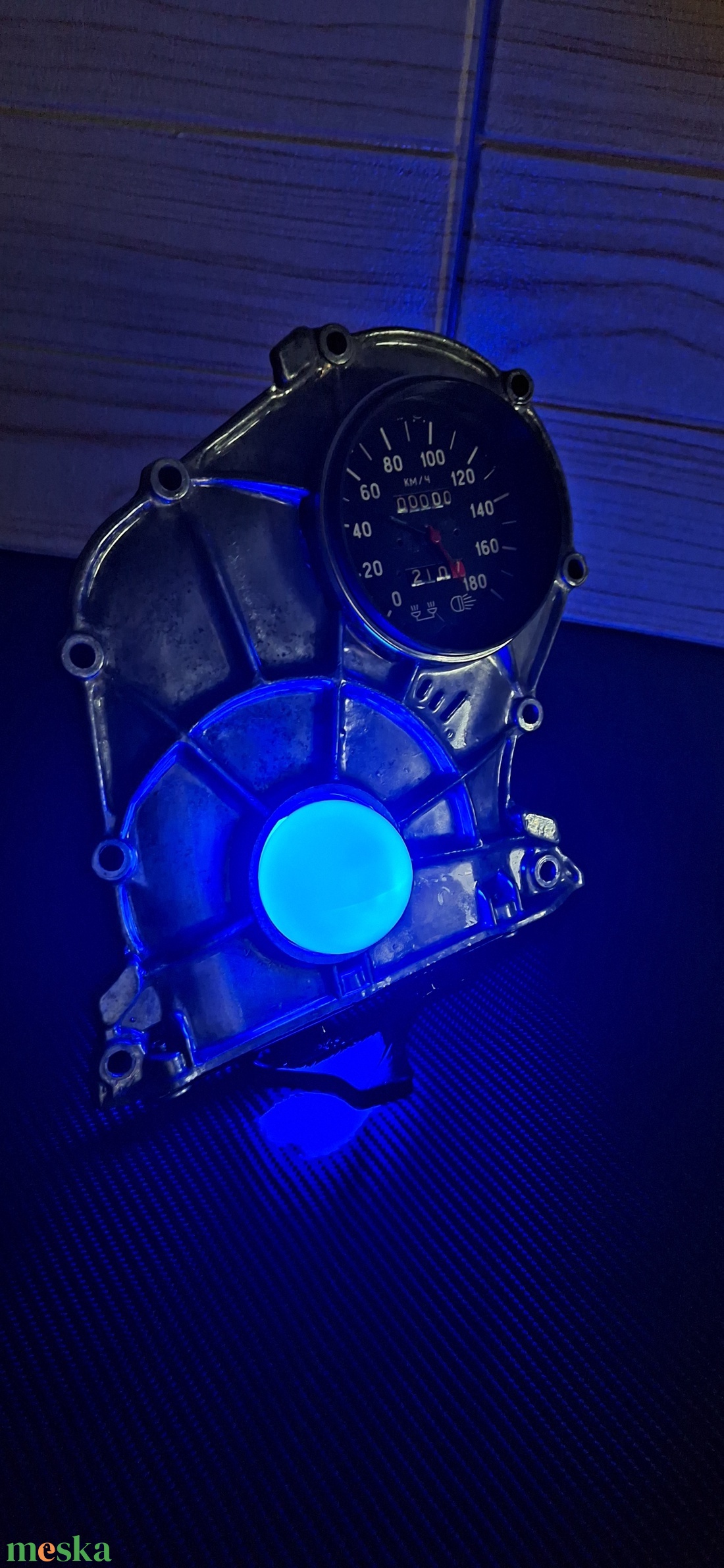 Lada vezérműfedél óra LED hangulatvilágítással és eredeti km órával  távirányítós RGB fényekkel  - otthon & életmód - dekoráció - asztal és polc dekoráció - asztaldísz - Meska.hu