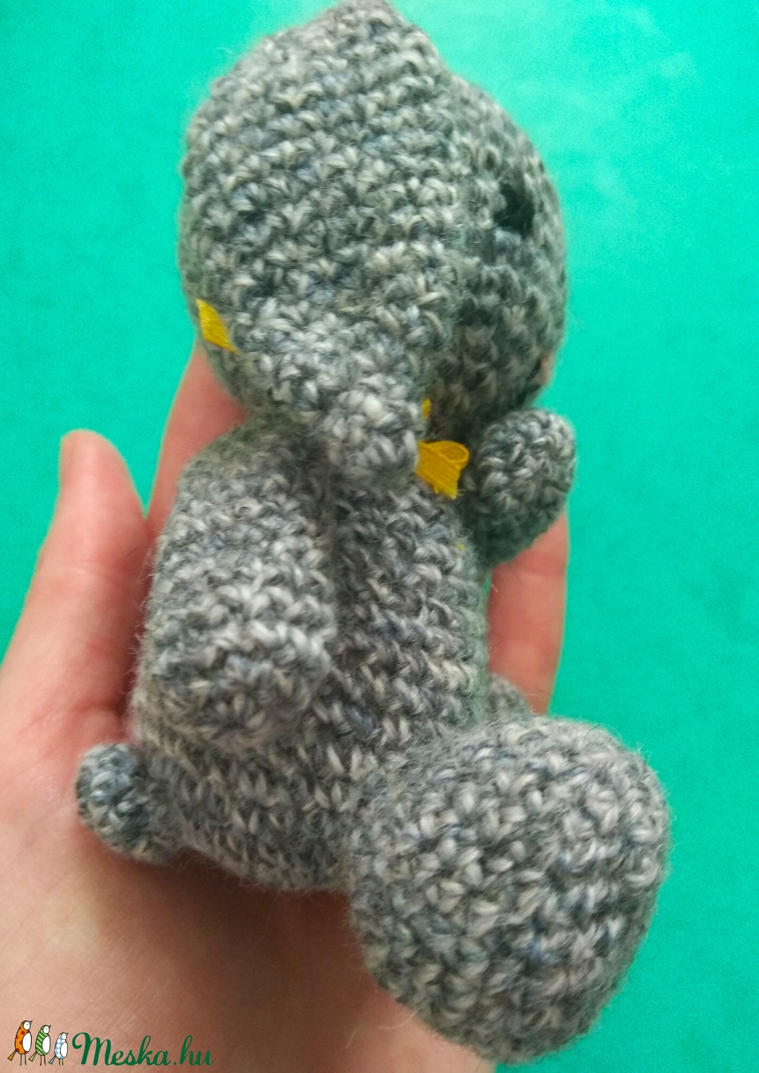 Amigurumi nyuszi ül a fűben  - játék & sport - plüssállat & játékfigura - nyuszi - Meska.hu