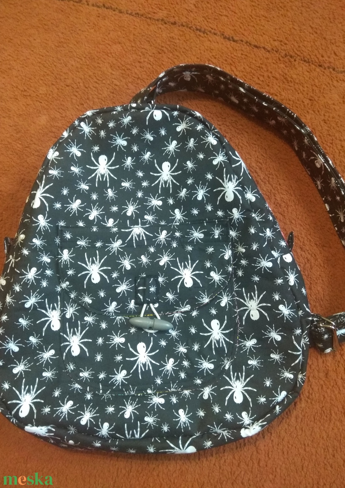 Pókmintás féloldalas hátizsák - táska & tok - hátizsák - hátizsák - Meska.hu