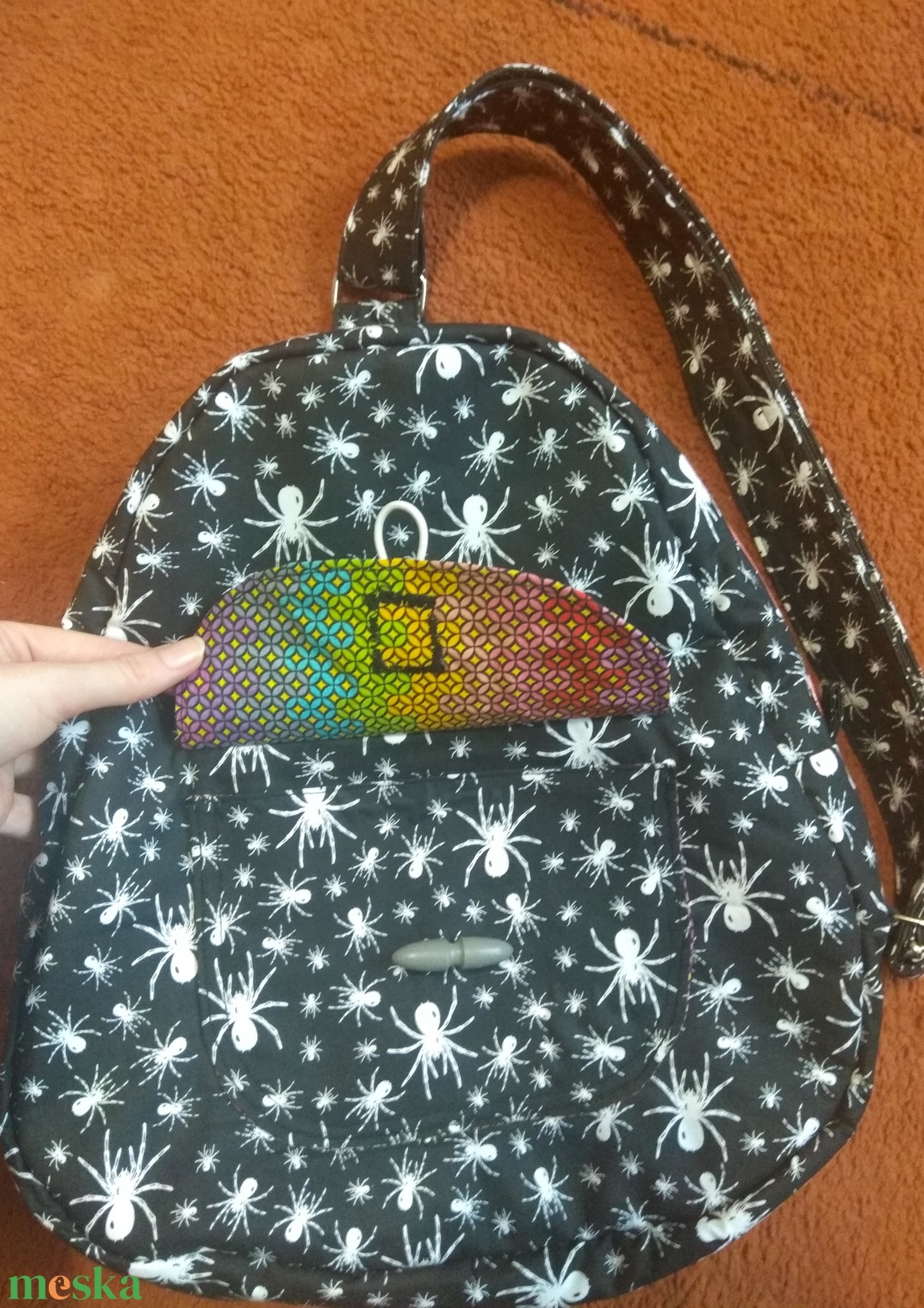 Pókmintás féloldalas hátizsák - táska & tok - hátizsák - hátizsák - Meska.hu