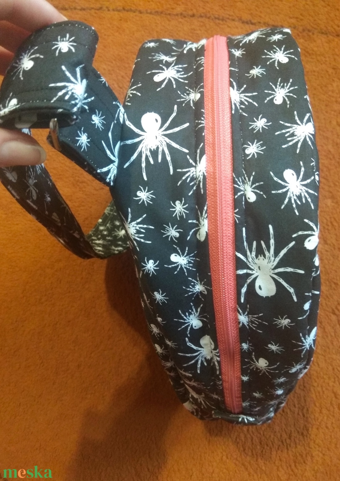 Pókmintás féloldalas hátizsák - táska & tok - hátizsák - hátizsák - Meska.hu