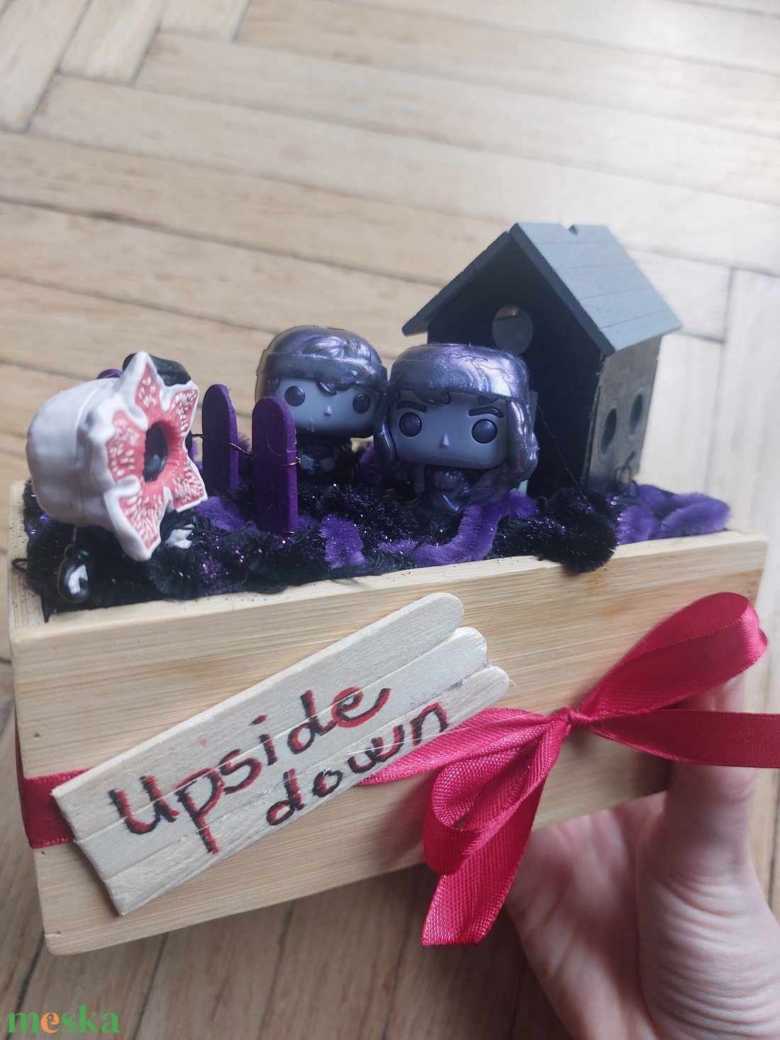 Stranger things asztaldísz - otthon & életmód - dekoráció - asztal és polc dekoráció - asztaldísz - Meska.hu