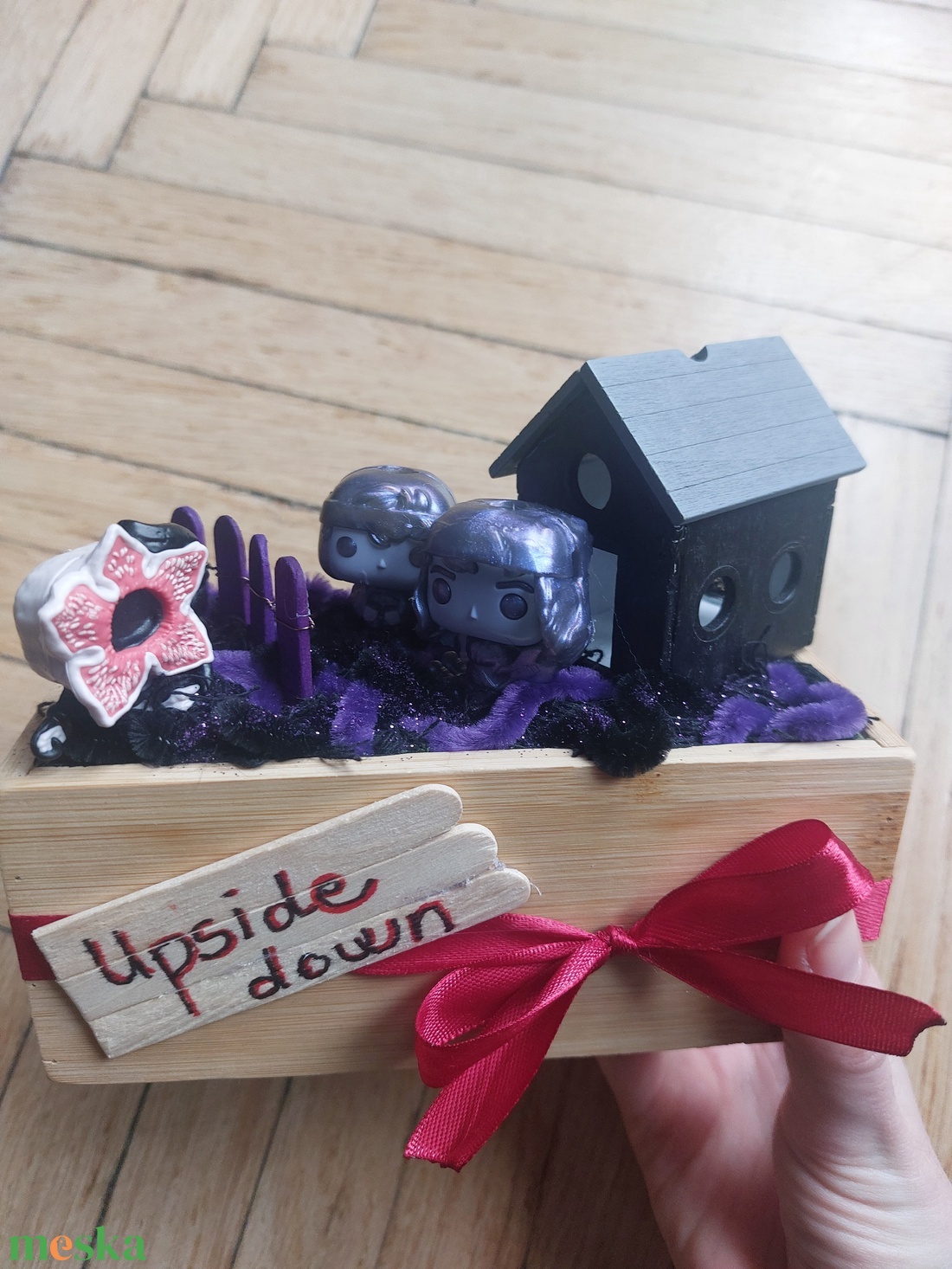 Stranger things asztaldísz - otthon & életmód - dekoráció - asztal és polc dekoráció - asztaldísz - Meska.hu