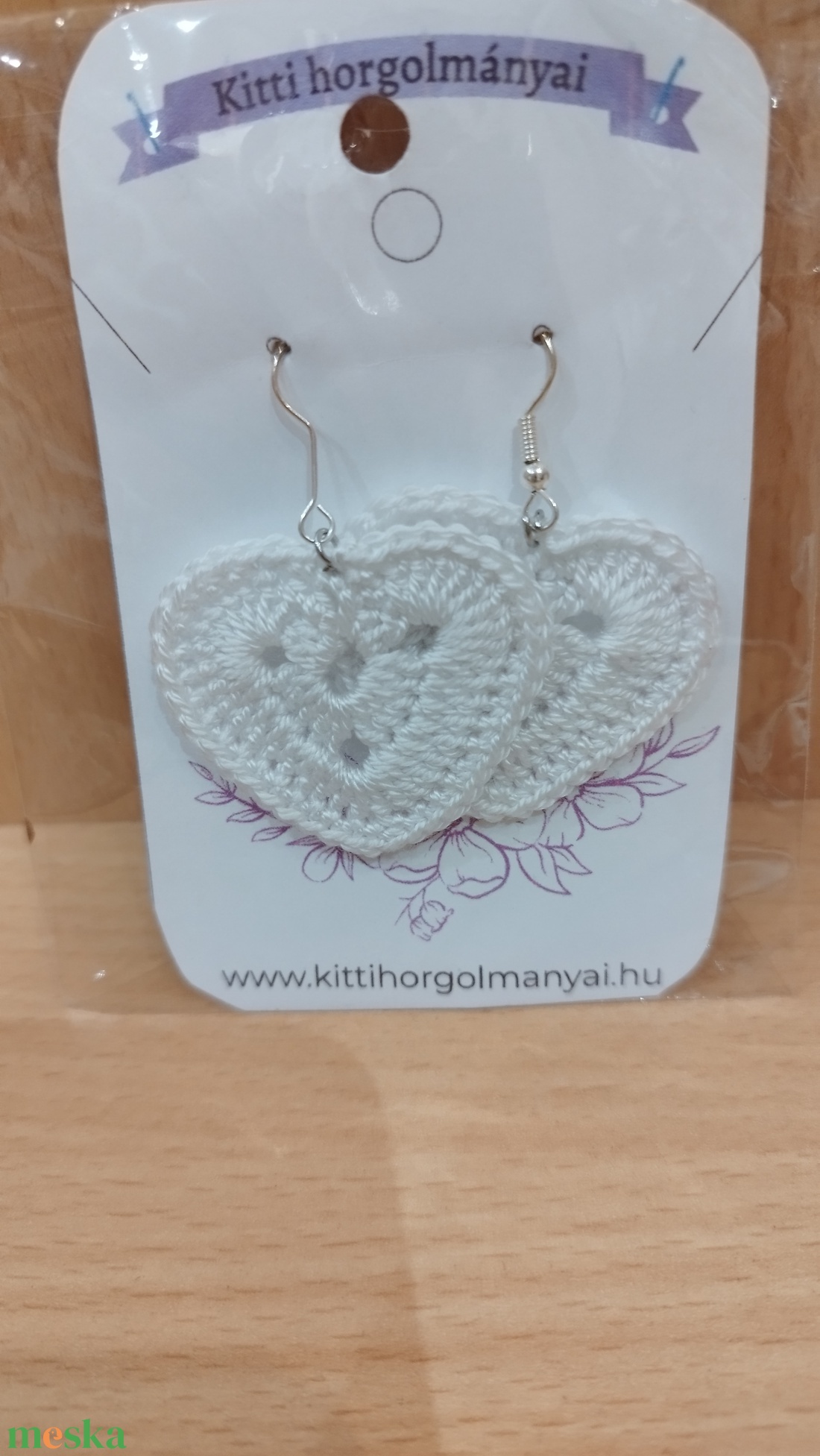 Horgolt szív alakú fülbevaló - ékszer - fülbevaló - lógó fülbevaló - Meska.hu