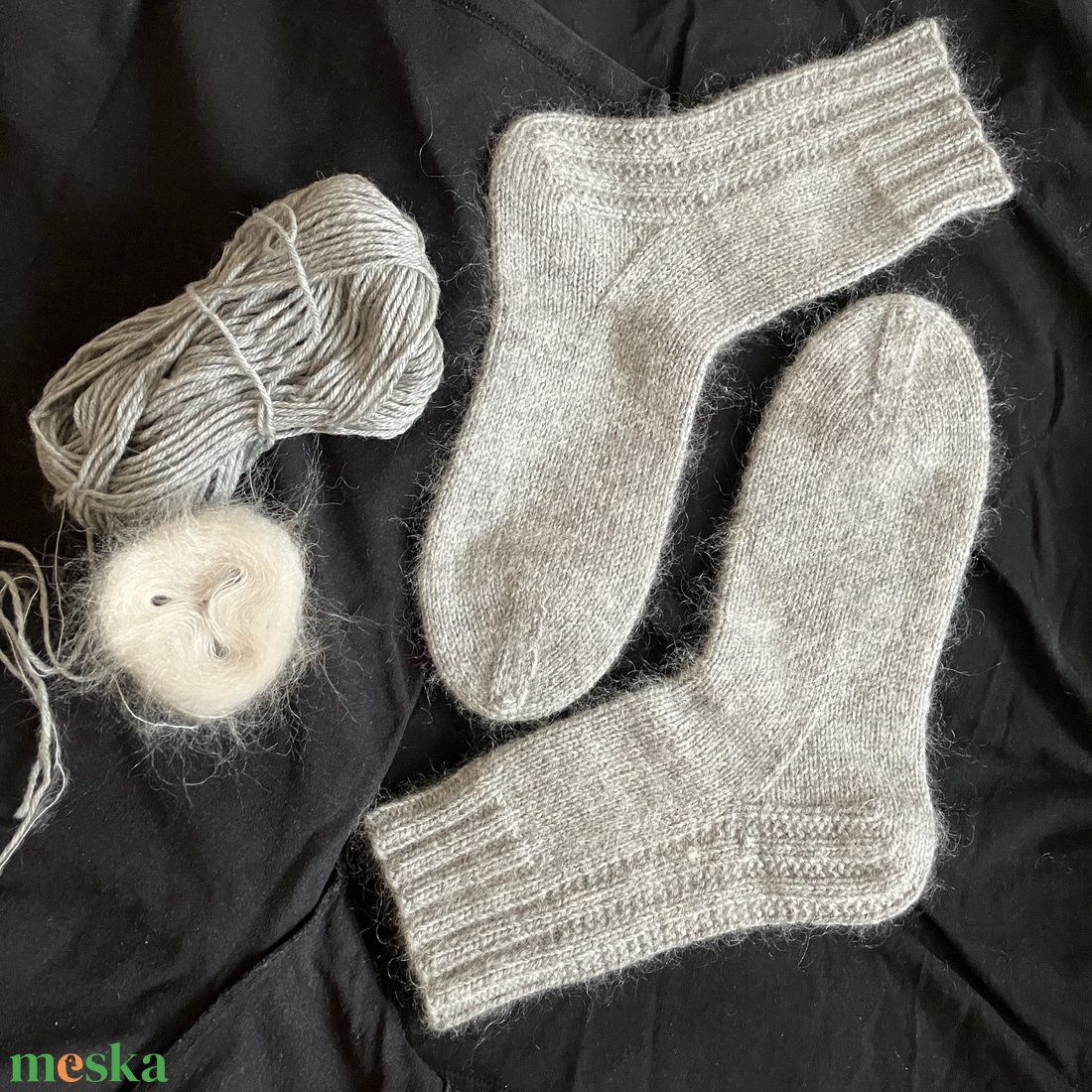 Kézzel kötött gyapjú zokni  kecskepehely és birkagyapjú  Méret: 42-43 - ruha & divat - cipő & papucs - zokni - Meska.hu